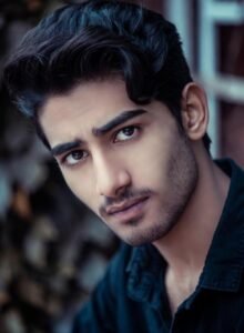 ছেলেদের মায়াবী চোখ