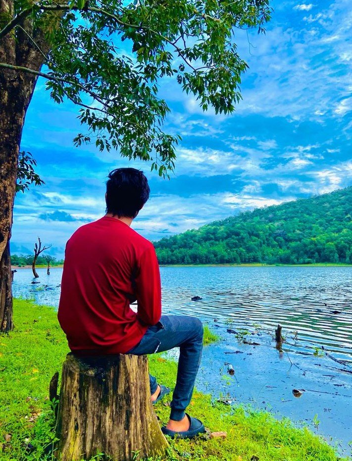 মধ্যবিত্ত ছেলেদের কষ্টের পিক